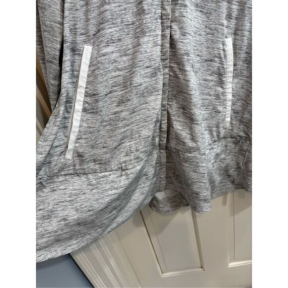 Lululemon Sun Showers Jacket size 8 Heathered grey - Picture 2 of 7